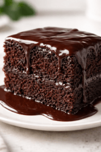 Tam Kıvamında Islak Kek Tarifi (Yumuşacık ve Bol Soslu)